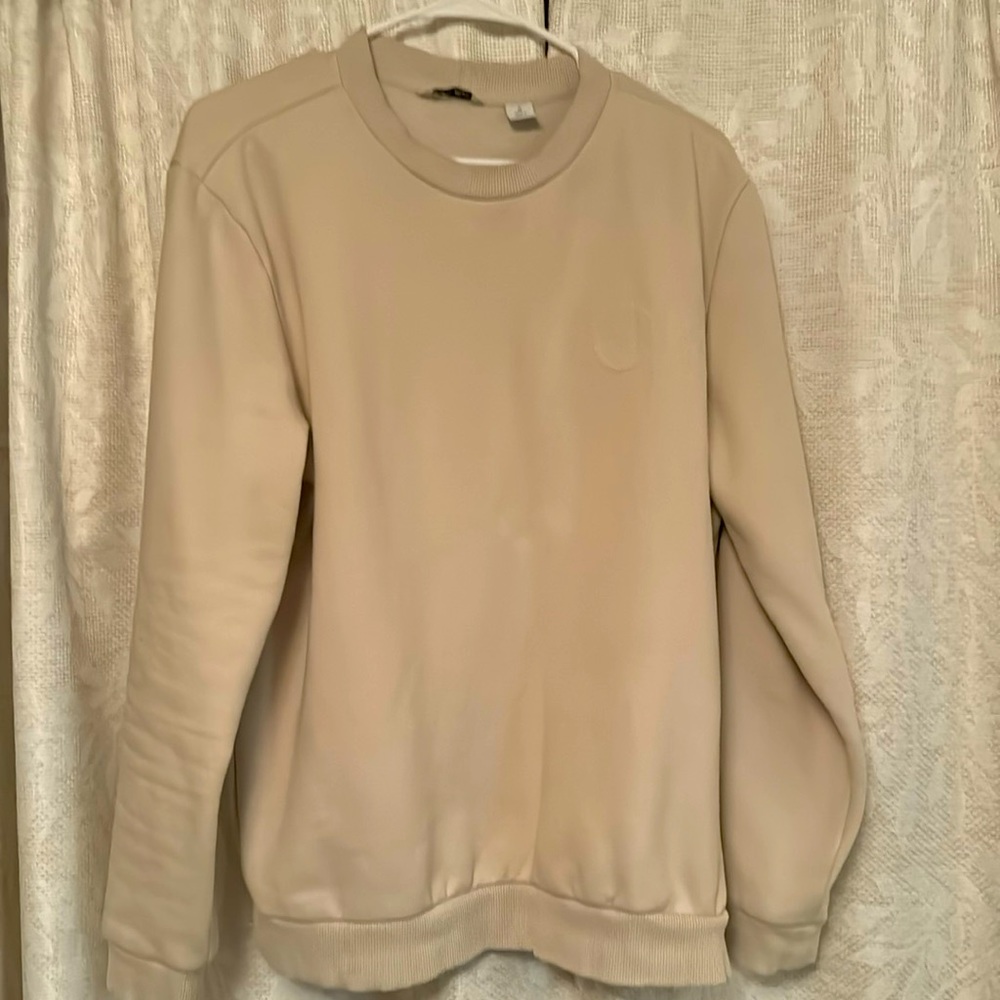Calvin Klein Crew Neck For Sale!